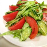 手作りドレッシングの夏野菜サラダ 